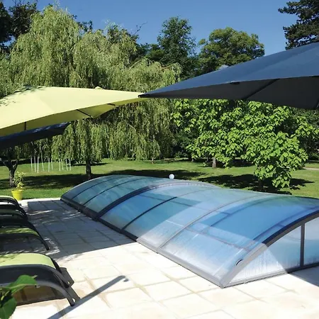 Nyaraló Three-bedroom Holiday With A Fireplace In